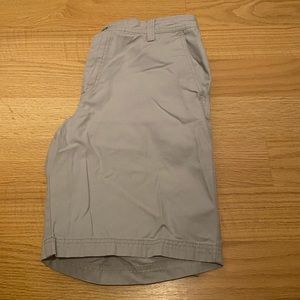 Men’s gray Izod shorts size 34